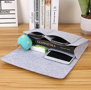 VaraLiving™ Organisateur de Lit Suspendu en Feutre | Poche de Chevet Pratique pour Téléphone, Livres & Télécommande