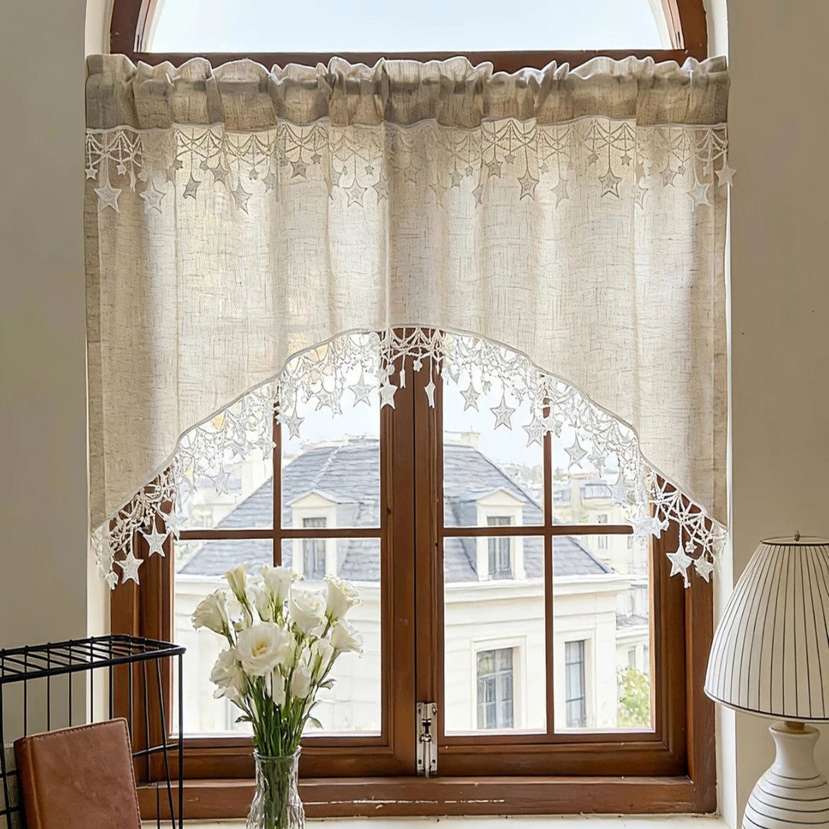 VaraLiving™ Brise-Bise Brodé Étoiles Bord Ondulé (Style Bistrot)